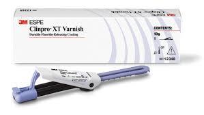 Clinpro XT Varnish: es un recubrimiento protector para las superficies dentarias de esmalte y dentina en sitios específicos, de larga duración, fotopolimerizable.