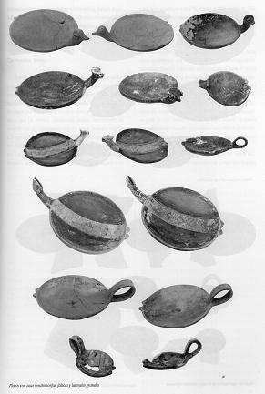 Fuente: Libro Tomebamba: Arqueología e Historia de una Ciudad Imperial Platos con pares de asas pequeñas Los platos que se muestran a continuación pertenecen a las