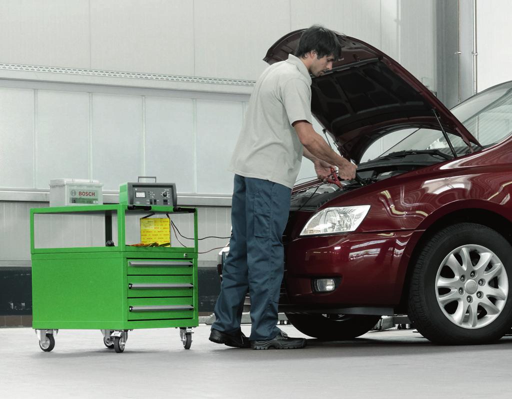 Servicio de baterías con vehículos modernos La tecnología avanzada de Bosch fomenta los talleres competentes Con cada generación de vehículos, el alcance de los sistemas eléctricos y electrónicos se