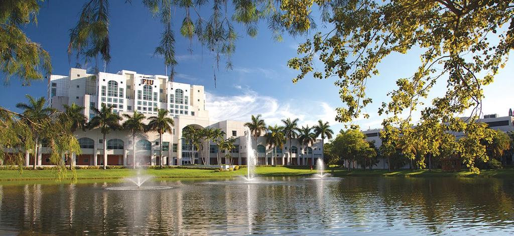 Primera y única universidad de investigación pública de Miami, que ofrece títulos de licenciatura, maestría y doctorado.