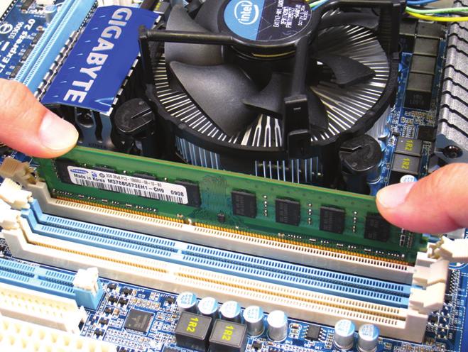 Muescas DIMM DDR3 Un módulo de memoria DDR3 tiene una muesca, de forma que solamente puede encajarse en una posición.