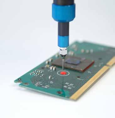 Goteo (Glob Top) El recubrimiento con Goteo se utiliza para proteger componentes sensibles, como chips semiconductores, del estrés mecánico, vibraciones o fluctuaciones de la temperatura.