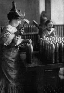 htm Mujeres trabajando en una fábrica de armas en Francia. Fuente: https://commons. wikimedia.