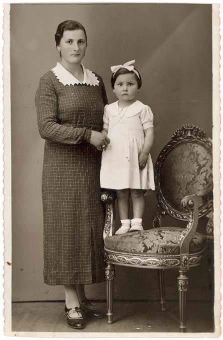 Retrato de Solinda García Garrido e a súa filla Esther