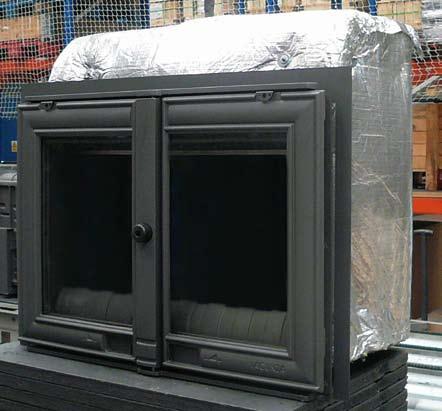 Lorea calefactora Calefacción -23 Kw -Chimenea calefactora de fundición de 90 cms. -Apertura de doble puerta. -Gran superficie de contacto fuego-paila.