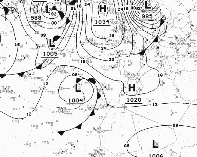 44 Situación sinóptica: 1 de noviembre a 0 h TC Un anticiclón centrado al norte de Marruecos, una depresión situada al oeste de Madeira, una depresión extensa al sur de Argelia y un