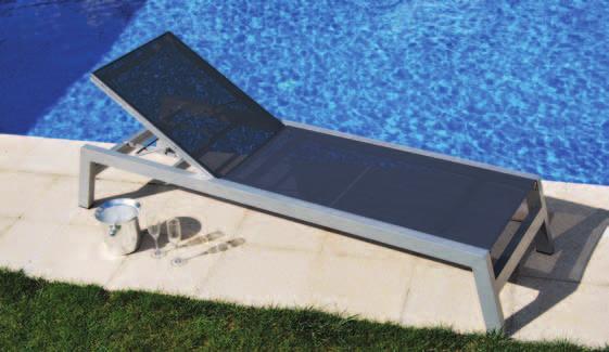 Sunlounger of structure of resin with synthetic fabric transpirable.