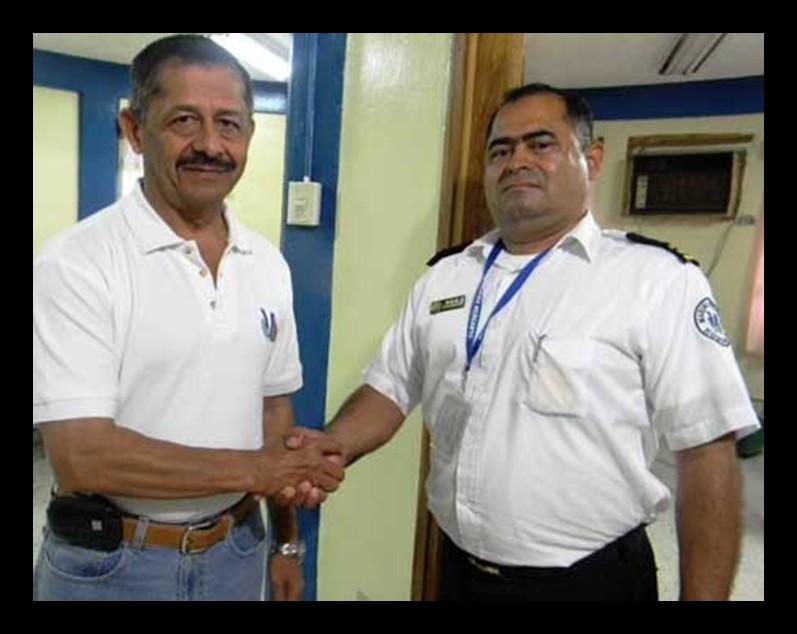 Director de la Marina Mercante, Nelson Willis Mejía al momento de posicionar a Carlos Mejía