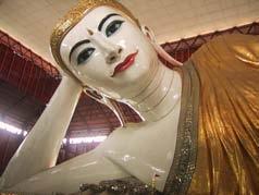 Comenzaremos con las visitas de la ciudad de Yangon por el centro de la ciudad con el complejo de la Pagoda de Shwedagon: verdadero centro de culto y de reunión de la ciudad que dispone de una estupa