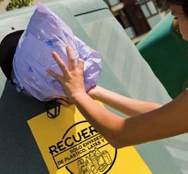 12-13 ECOEMBES 2014 Reciclaje Ecoembes hizo posible que se reciclara el 73,7% de los envases domésticos gestionados en 2014, 19 puntos porcentuales por encima de los
