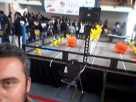 Gilberto Mejía Romero Figura 3. Participación en un campeonato de robótica en UTQuerétaro.