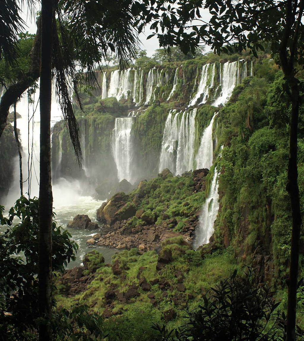 Vodopády Iguazu sú komplexom 275-tich