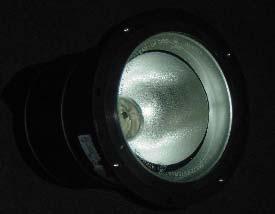 MÉTODO DE ENSAYO: Ensayo efectuado en un túnel de ensayos acondicionado para la realización de medidas fotométricas, que evita luces parásitas (R<0.1%), de dimensiones 40 4 4 m3.