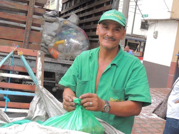 Grupos Comunitarios que realizan la labor de limpieza y reciclaje en zonas rurales MUNICIPIO: Medellín 277 Activos (al día en aportes), 281 venta a la bodega MUNICIPIO: Vigía del Fuerte, Antioquia.