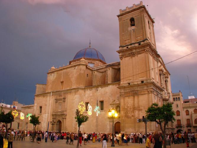 Basílica de Santa María de Elche: fiestas