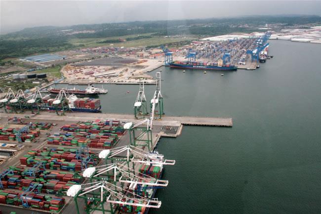 Colon Container Terminal Un área para 400 TEUs destinada a contenedores de