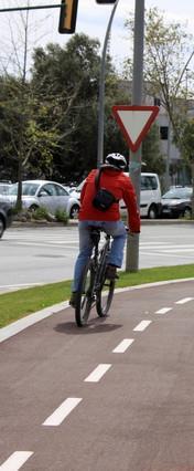 Infraestructura ciclista Ampliar l extensió de la xarxa de carrils bici local, garantit la seva continuïtat. Consolidar la pacificació del 100% de la xarxa secundària.