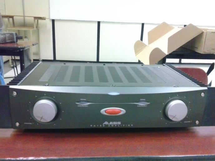 Interfaz scarlet. Amplificador para estudio 150W.
