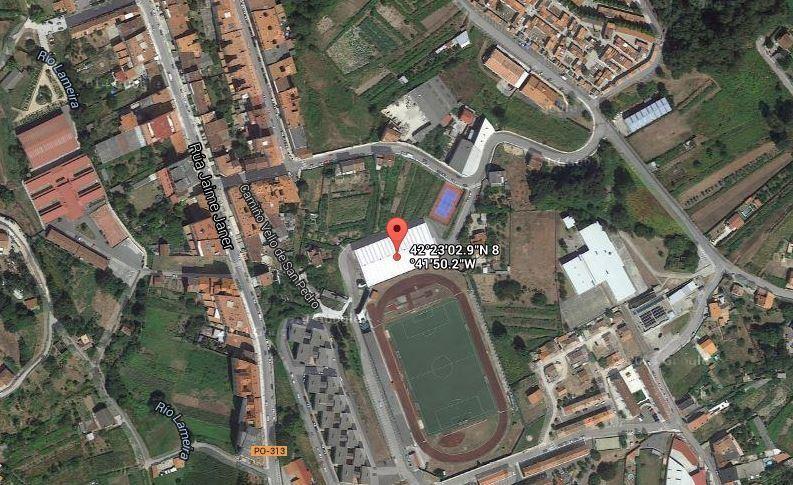 LUGAR: Polideportivo Municipal A Raña.