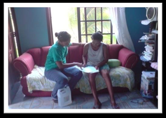 2 Historias desde el Campo Casa por casa Previenen a 24 mil hondureños sobre la malaria Líderes comunitarios se involucran en el abordaje integral de la malaria Una líder comunitaria brinda