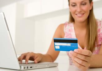 4. Pague su tarjeta de crédito Si está tratando de ahorrar mientras tiene al mismo tiempo un saldo grande en su tarjeta de crédito, a un interés de, por ejemplo, el 19.