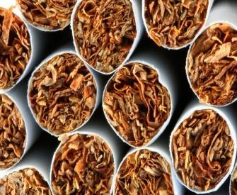 Comercio de tabaco = Consumo de productos del tabaco Crecimiento en el comercio de tabaco trae aparejadas consecuencias para la salud La baja en las barreras al comercio de tabaco lleva a: Mayor