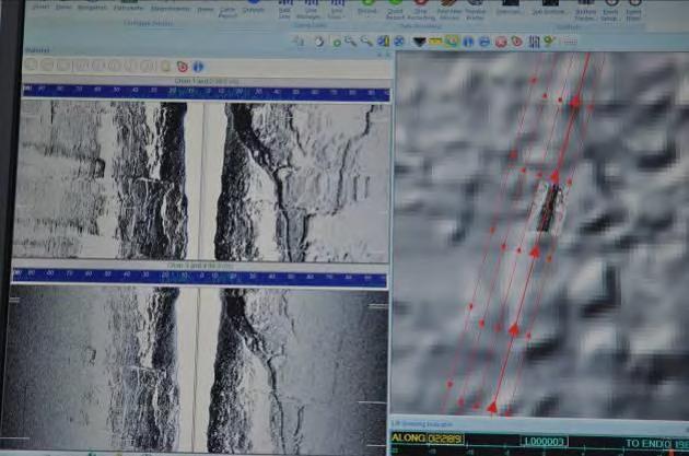 Localización de las líneas de navegación realizadas en el estudio con sónar de barrido lateral durante la campaña INCOECO 0611. A la derecha se muestran detalles puntuales en zonas de interés.