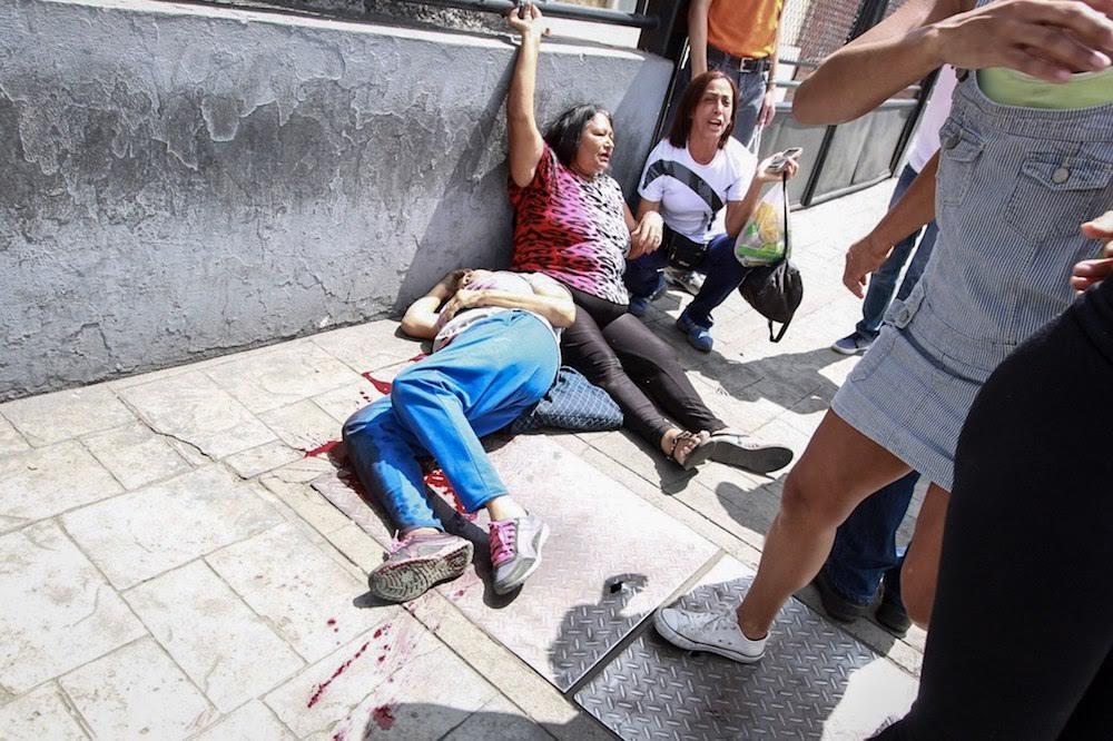 Contrapunto.com Venezolanos están convencidos de que el conflicto en el país pica y se extiende Una mujer asesinada y tres heridas de bala fue el saldo del 16 de julio en Catia.