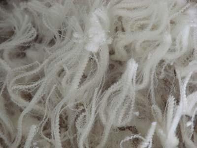 Australiano sino también, a las lanas de vellones Corriedale producidas en la zona extrema de nuestro continente (lanas tipo Gallegos o lanas Punta) donde los ambientes y condiciones climáticas son