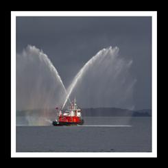 Alguna vez has visto un barco de bombero? Barco De Bombero Probablemente es difícil contar las veces que has visto carros de bombero en tu vida, y barcos de bombero?