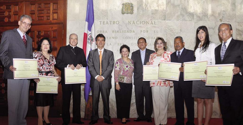 Palacio de Bellas Artes Alcázar de Colón Ceremonia de entrega de los diplomas acreditativos de los 7 tesoros de Santo Domingo, celebrada en el Teatro Nacional de la República Dominicana.