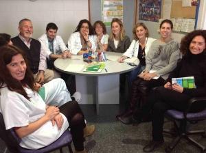 En la mañana del miércoles 15 de enero, en el centro hospitalario Juan Ramón Jiménez de Huelva, se reunió la Asociación ELA Andalucía con el equipo interdisciplinario médico que atiende a los