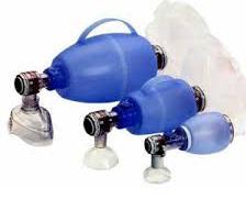 B: Respiració (oxigenació i ventilació) Bossa autoinflable i mascareta adequada Freqüència ajustada a l edat