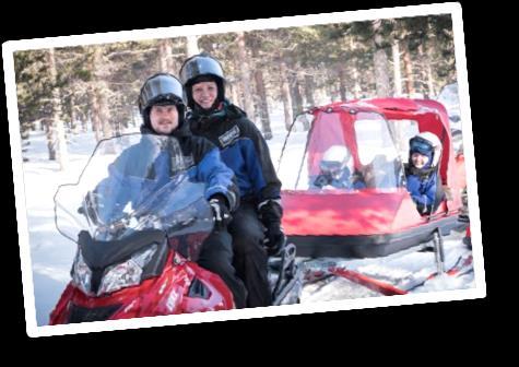 La edad mínima para conducir las motos de nieve es 18 años, los niños de edad inferior irán, en función de su peso y estatura, en un trineo que arrastra la motonieve del guía o de los participantes.