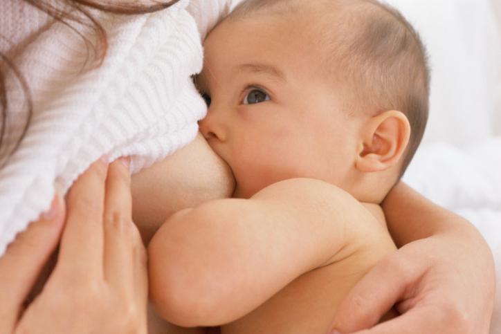 Puede amamantar a su bebé? Sí, usted puede amamantar a su bebé.