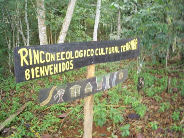 Posee una porción mayoritaria de bosque el cual no sólo se maneja con prácticas ancestrales sino que se han plantado más de 37000 árboles de especies nativas maderables, medicinales, artesanales y de