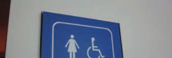11 EDIFICI: CENTRE DE DIA ESTEL SITUACIÓ ACTUAL I PROPOSTA Serveis higiènics (continuació): Proposem canviar les portes d'accés principal en en el lavabo d'homes i a la cabina interior per unes