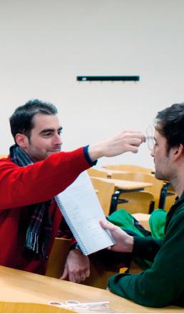 GRADO EN ÓPTICA Y OPTOMETRÍA El Grado en Óptica y Optometría de la Universidad Alfonso X el Sabio está académicamente diseñado para que los estudiantes adquieran una completa formación en ciencias de