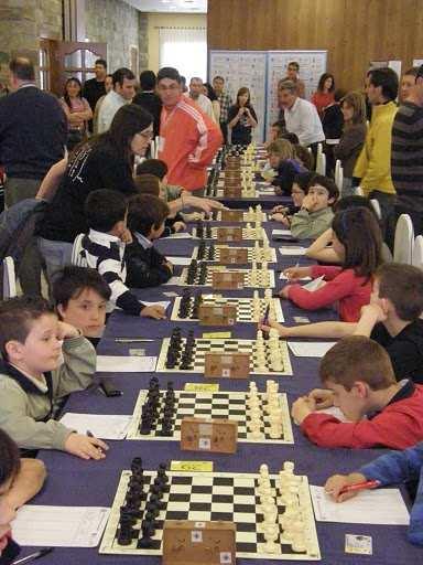 En el computo global, buena actuación de los chicos/as de la Escola Xadrez de Pontevedra los cuales podrán mejorar sus actuaciones el próximo mes de julio en los campeonatos de España que se