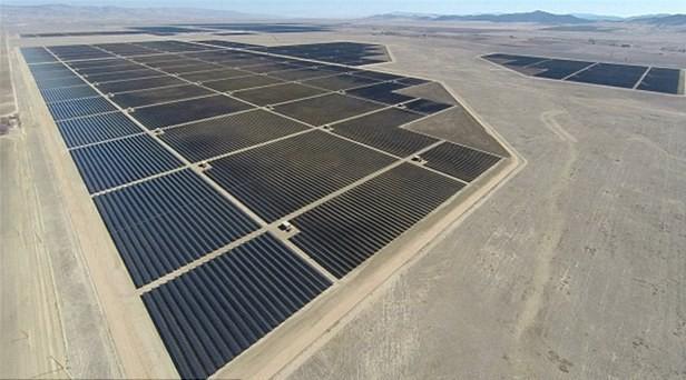 Plantas Solar más grandes del Mundo Topaz Solar California, EEUU 550 MW, Finalizada 2014 9 millones de paneles en 26 km 2 Comercialización de Energía