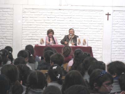-El día 23 de Abril de 2010, Presentación del Libro "La Costurera de Cuentos y Poemas" de la autora Estela Socías Muñoz, en el Colegio Santa Isabel de Hungría.