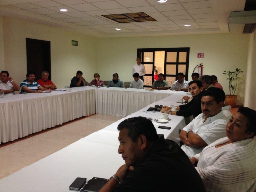 - El 12 de Diciembre se convocó a una reunión con diferentes dependencias de Gobierno que convergen en la Reserva Estatal Geohidrológica Anillo de Cenotes, así como con los Presidentes de los