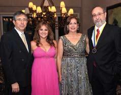 Dr. Luis Rodríguez Ospina (Presidente Electo), su esposa Aglae, Dr.