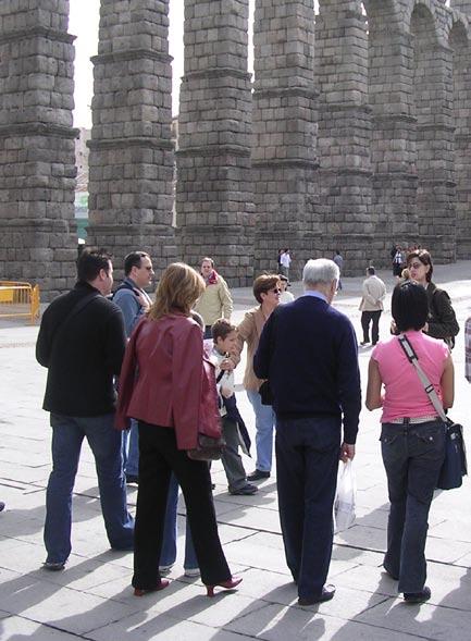 Visitas guiadas para grupos (2012/2013) Patrimonio de la Humanidad: Del Acueducto al Alcázar Este itinerario recorre el eje principal del casco histórico.