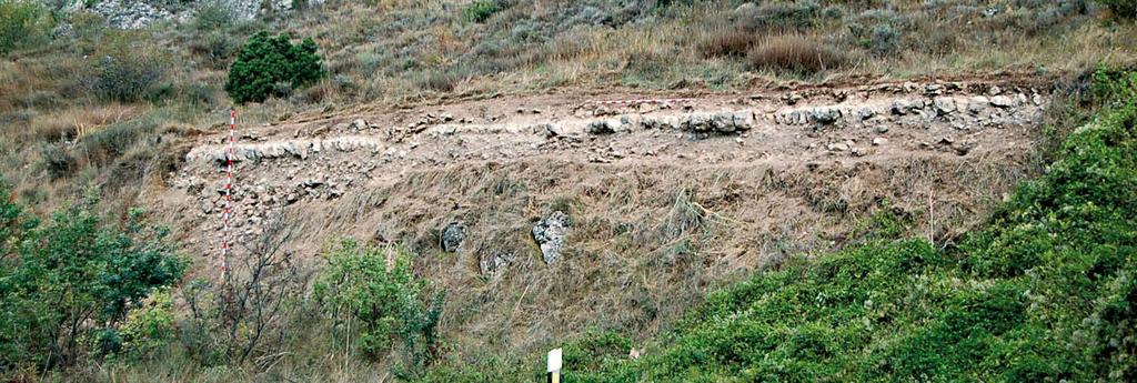 Unidad de excavación 36 (X: 475668; Y: 4616375) La documentación se ha llevado a cabo en una longitud de 12 m, coincidiendo con el cauce de un arroyo ensanchado artificialmente, actuación que ha