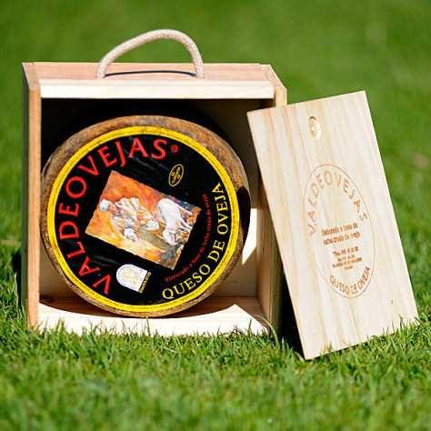 6. El año pasado se fabricaron en Navarra aproximadamente 400 000 Kg de queso Denominación de Origen Roncal.