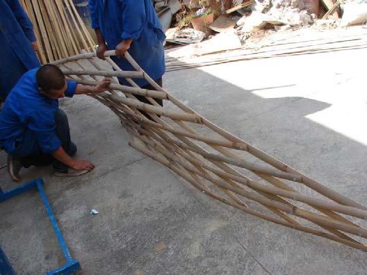 Fabricación de prototipos para usos múltiples, como cubiertas principalmente, celosías, pergolados, y generación alternativa de materiales y técnicas de construcción con bambú.