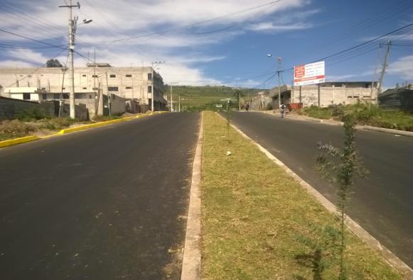 PROYECTO: CENTRALIDADES OBJETIVO Ejecutar obras que beneficien a un importante número de habitantes de la zona Asfalto calle Yerovi Pisullí Asfalto calle principal barrio La Paz