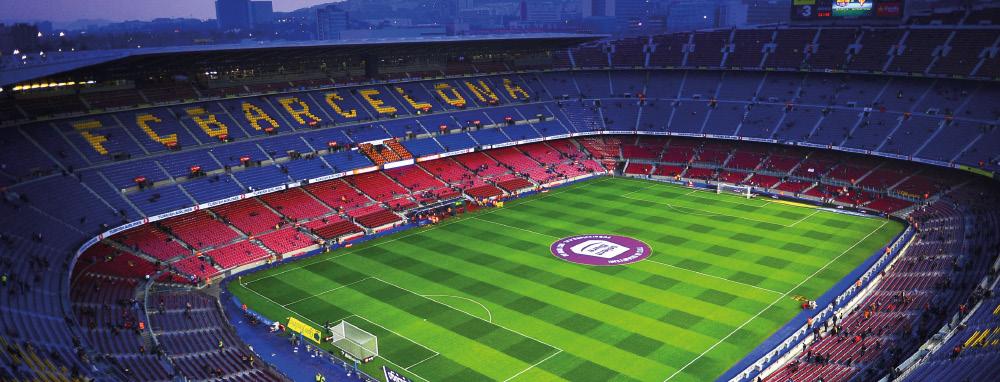 VISITA AL CAMP NOU ( 1,30 horas aproximadamente ) Descubre los secretos del Barça a lo largo del recorrido y no te pierdas los contenidos únicos que harán la experiencia en el Camp Nou mucho más