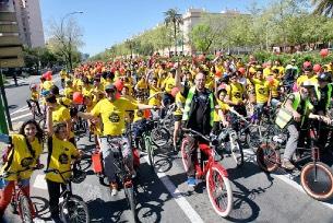 Más de 4.000 participantes en las rutas de Sevilla sobre Ruedas El cuarto itinerario tuvo su salida en el Parque Infanta Elena y concluyó en C.